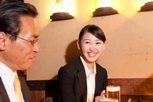 多数のウイスキーを取り扱う信濃屋